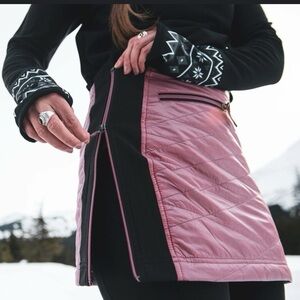 NWT. Skhoop. Kari Mini Skirt. Misty Rose. Size Medium.